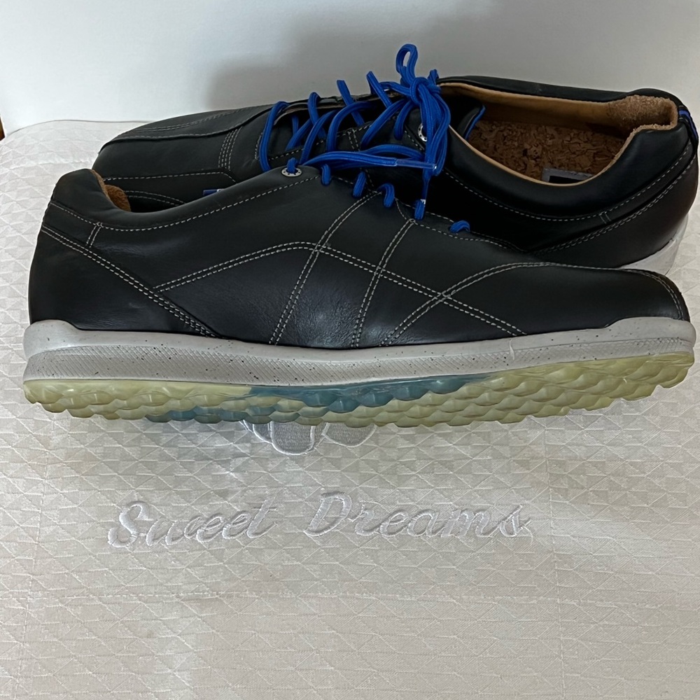 Mens size 11 FOOT JOY VERSALUXE all leather golf shoe. No longer made. - Picture 3 of 10